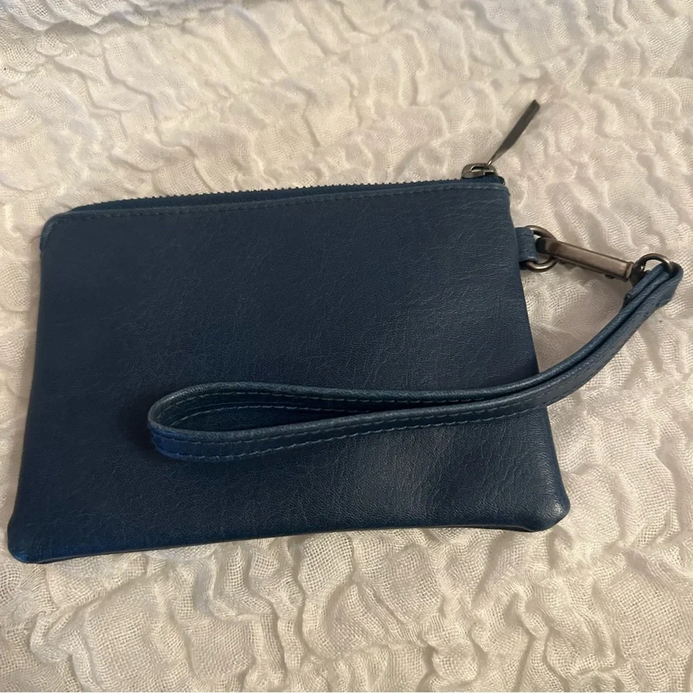Matt & Nat Navy Vegan Leather Wristlet